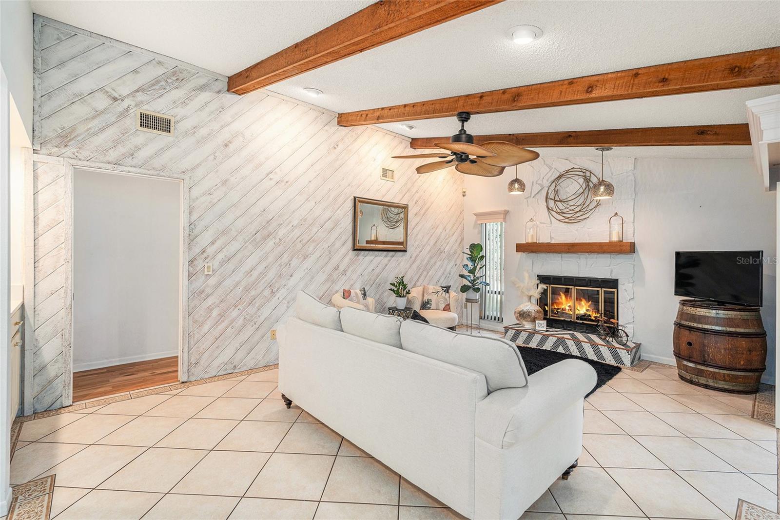 Image 14 of 26 For 2383 Indian Trail E