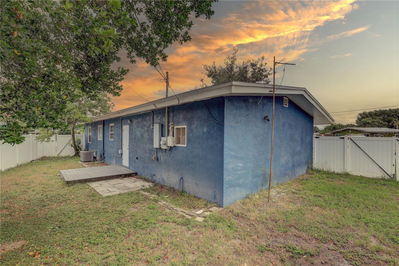 Image 37 of 51 For 3230 51st Street N