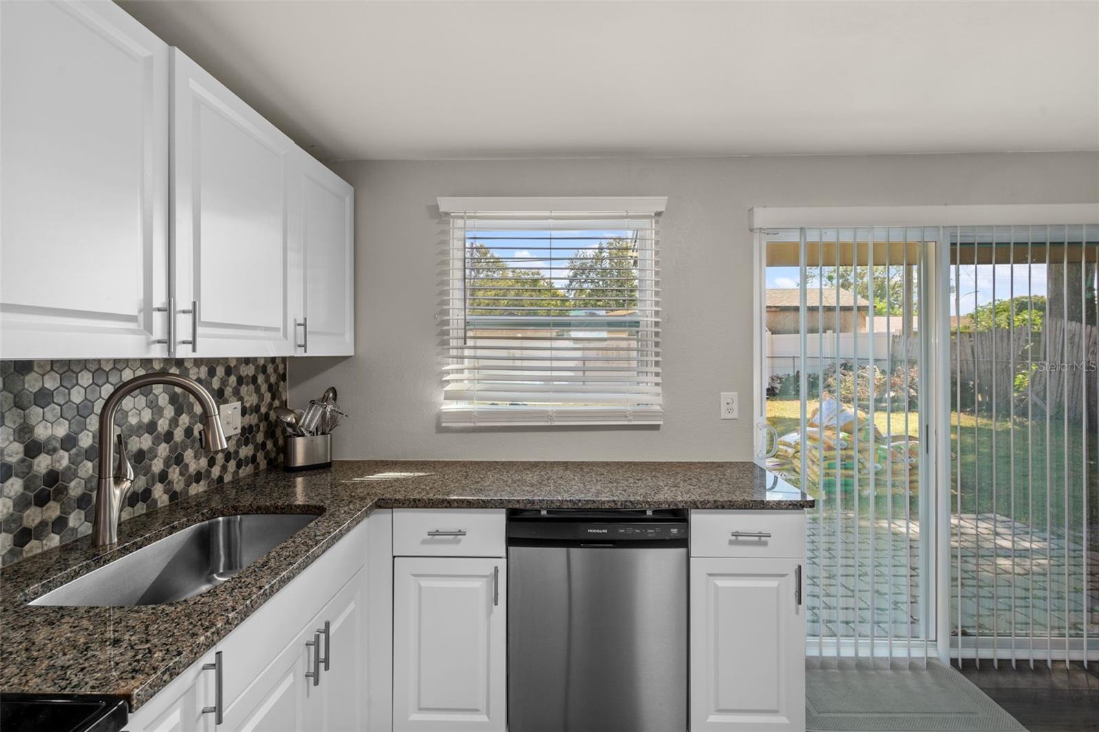 Listing photo id 10 for 6912 83rd Avenue N