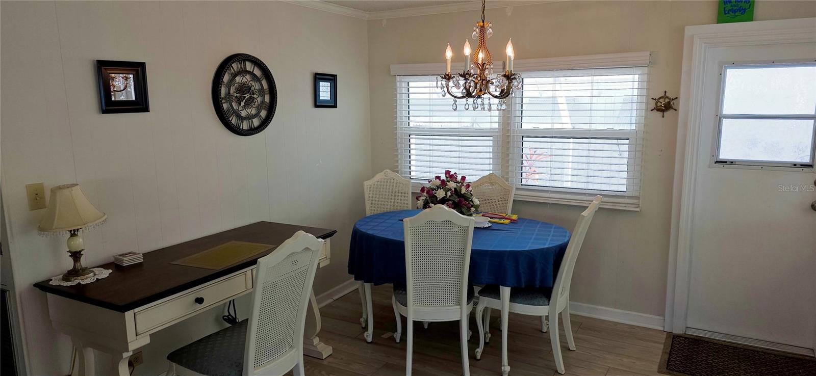 Listing photo id 11 for 2331 Belleair Road 806