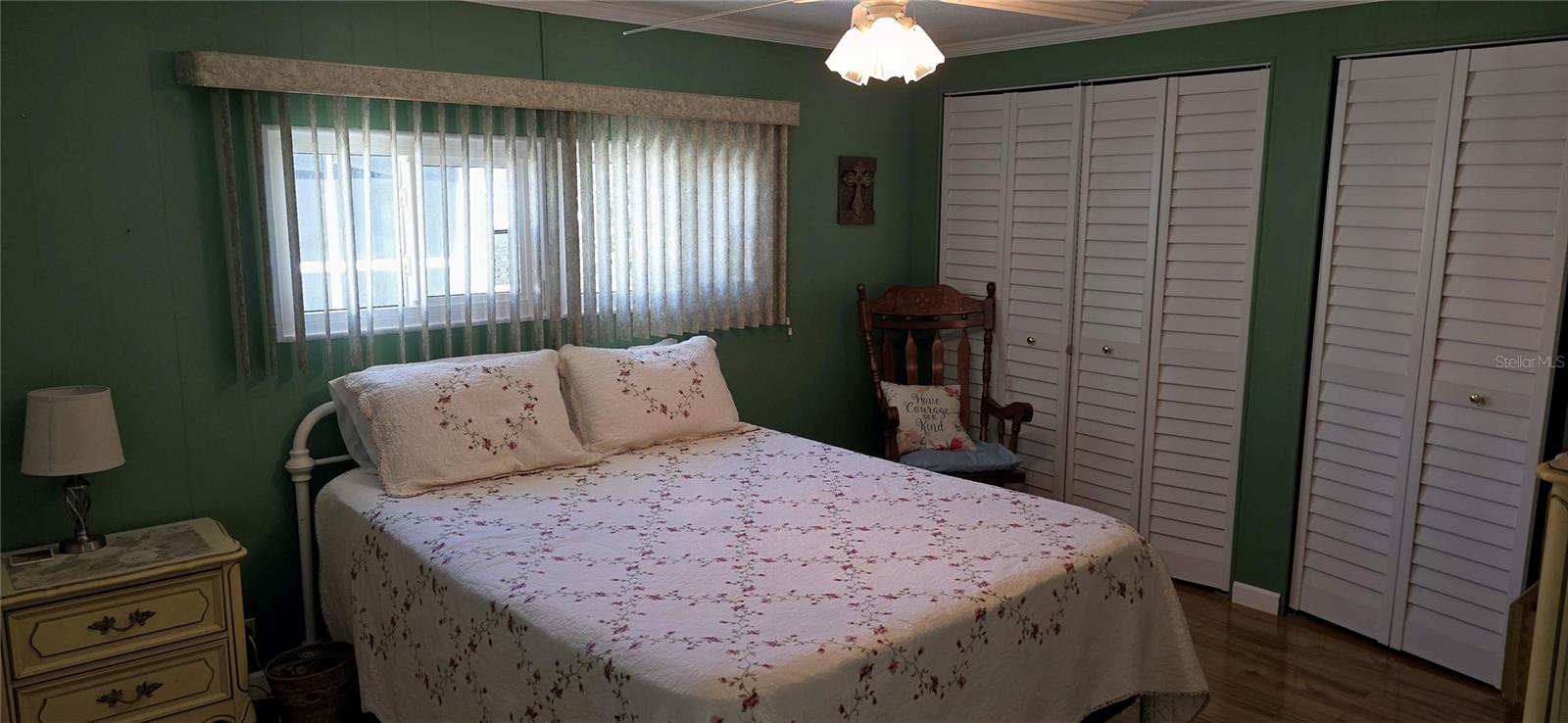 Listing photo id 14 for 2331 Belleair Road 806