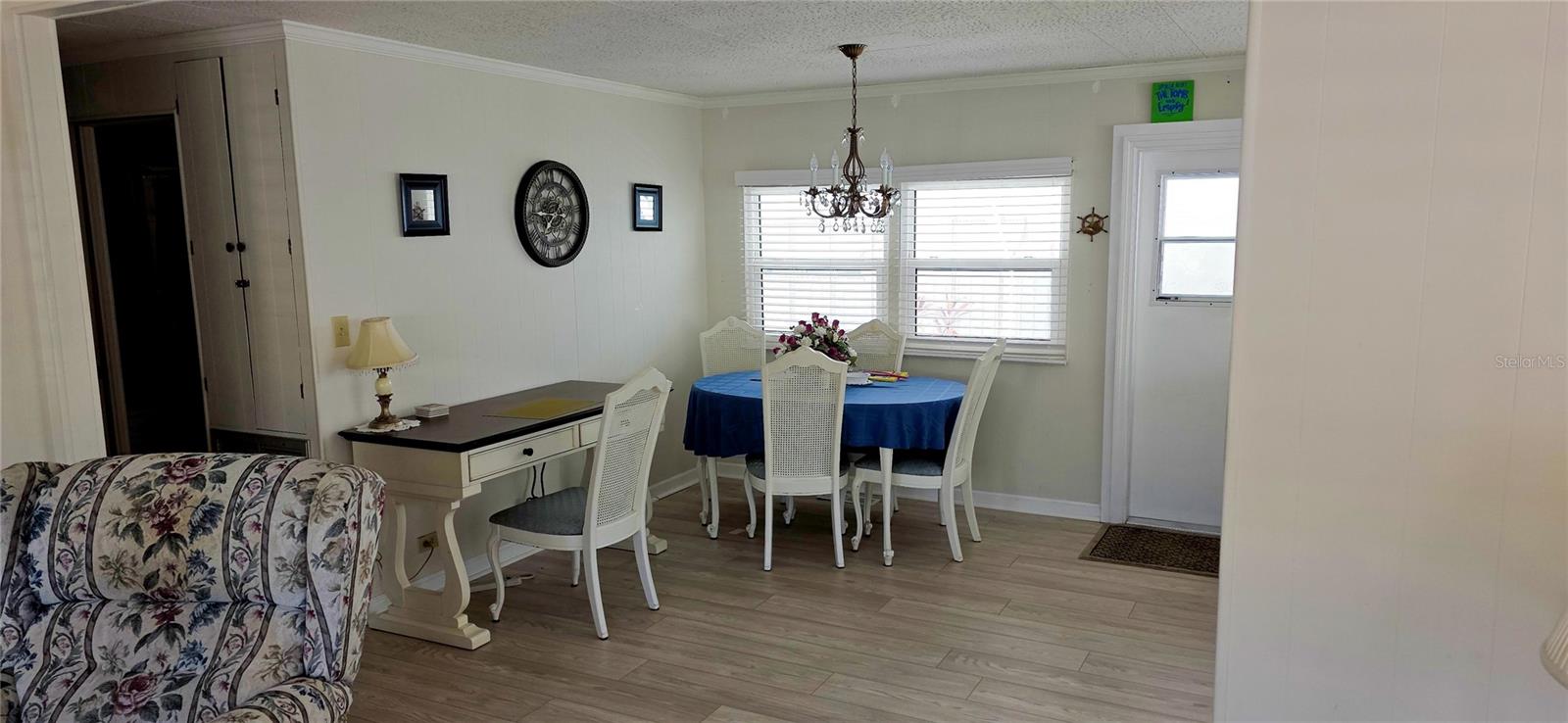 Listing photo id 4 for 2331 Belleair Road 806