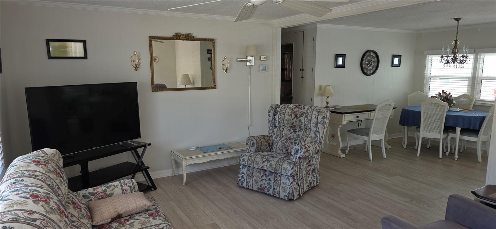 Listing photo id 5 for 2331 Belleair Road 806