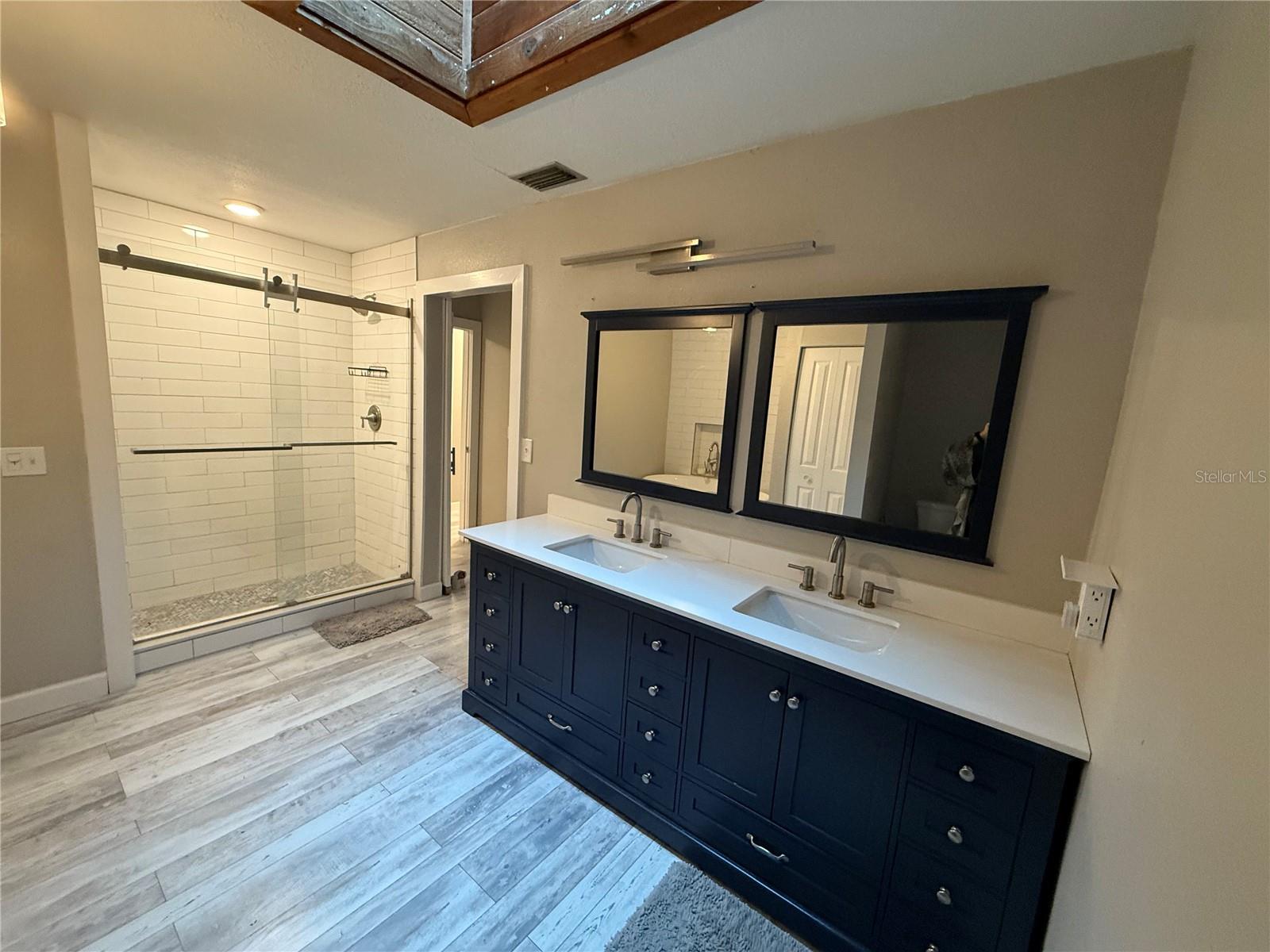 Image 11 of 13 For 13717 Lazy Oak Drive