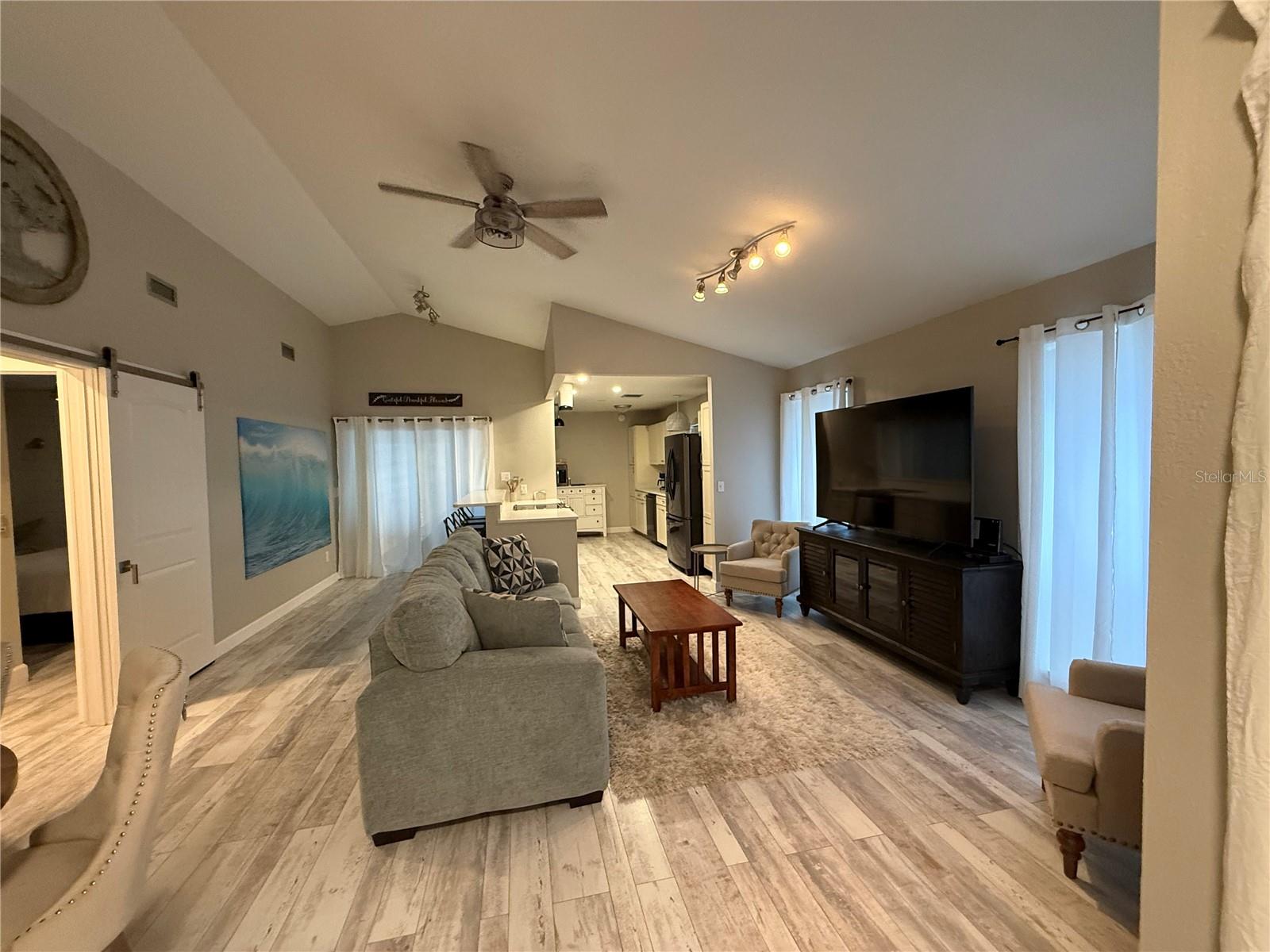 Image 3 of 13 For 13717 Lazy Oak Drive