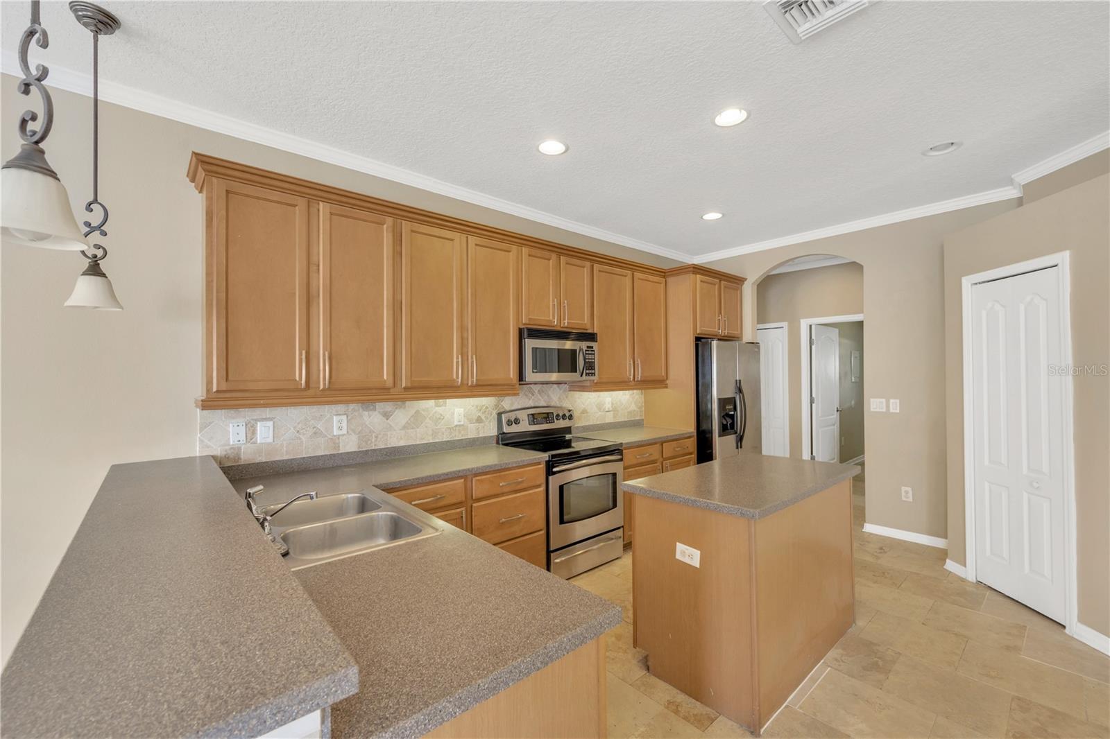 Image 9 of 39 For 1833 Mira Lago Circle