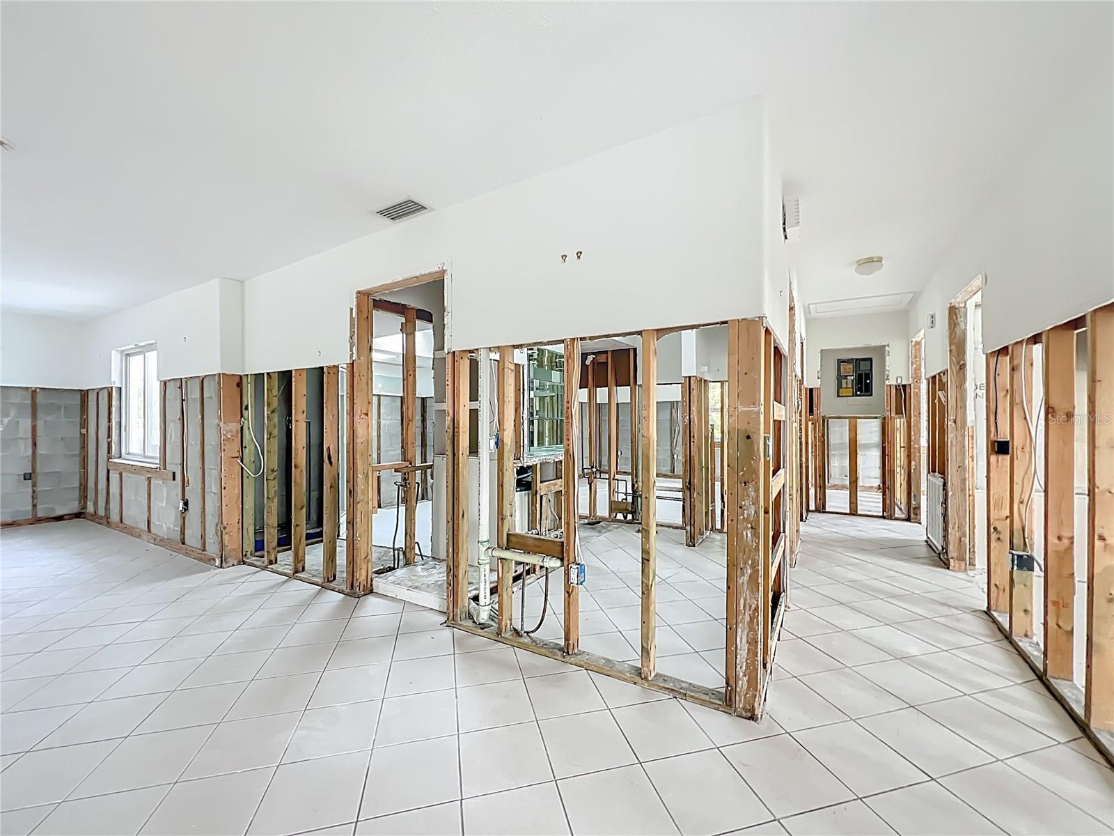 Image 12 of 63 For 2176 Watersedge Drive