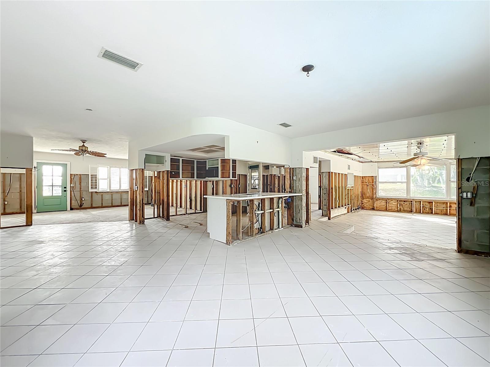 Image 15 of 63 For 2176 Watersedge Drive