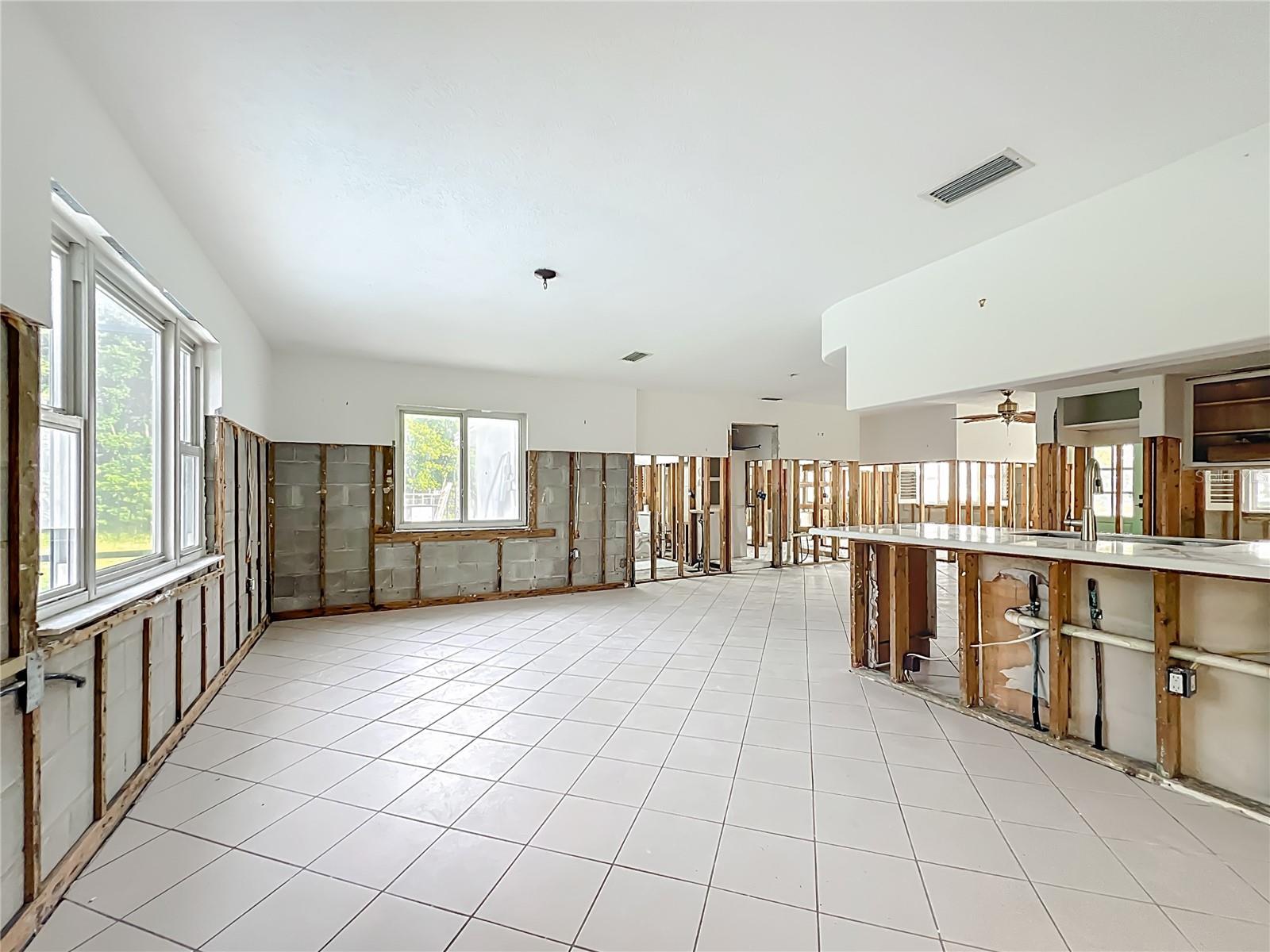 Image 16 of 63 For 2176 Watersedge Drive