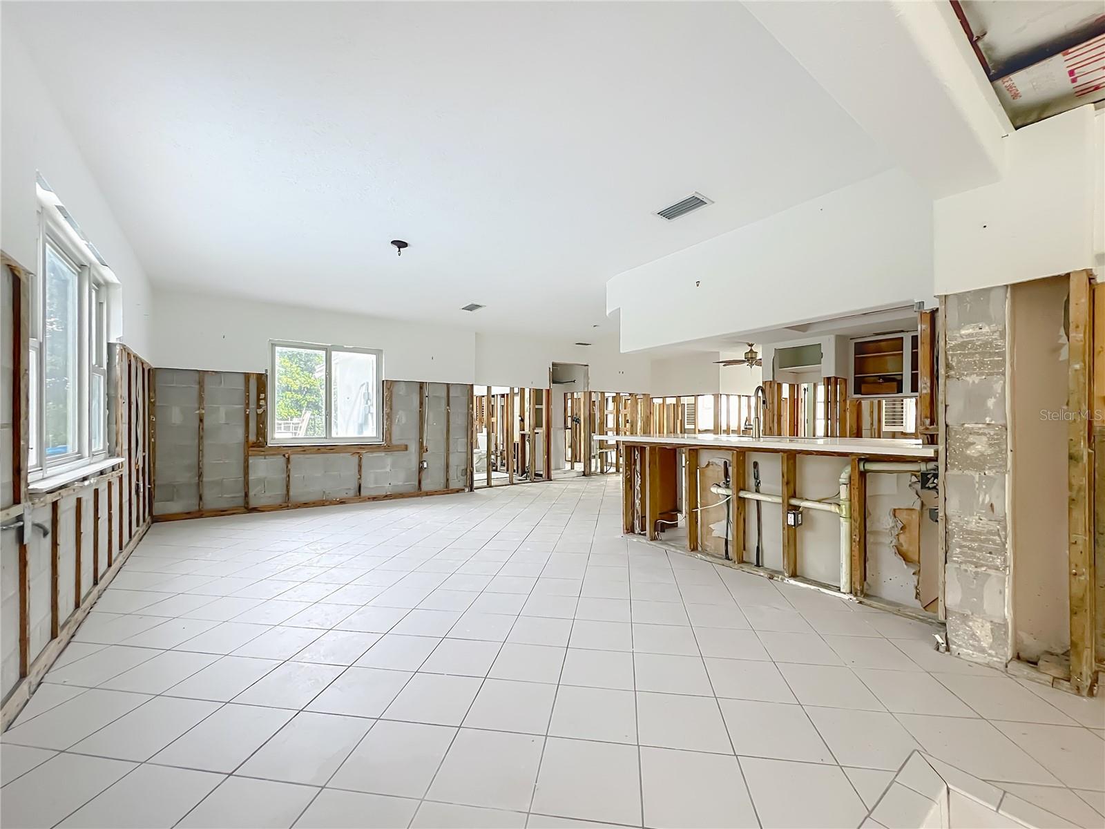 Image 18 of 63 For 2176 Watersedge Drive