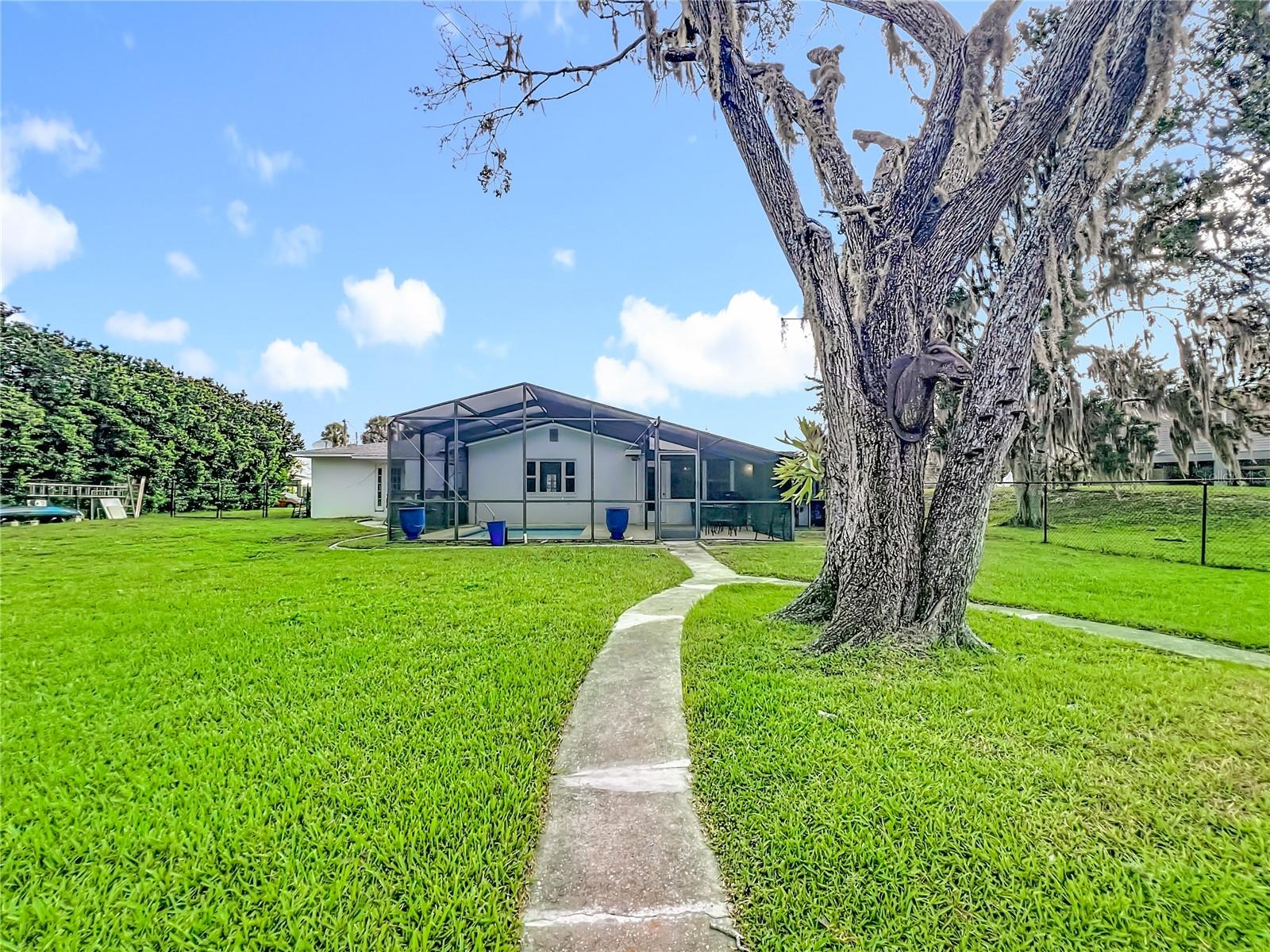 Image 40 of 63 For 2176 Watersedge Drive