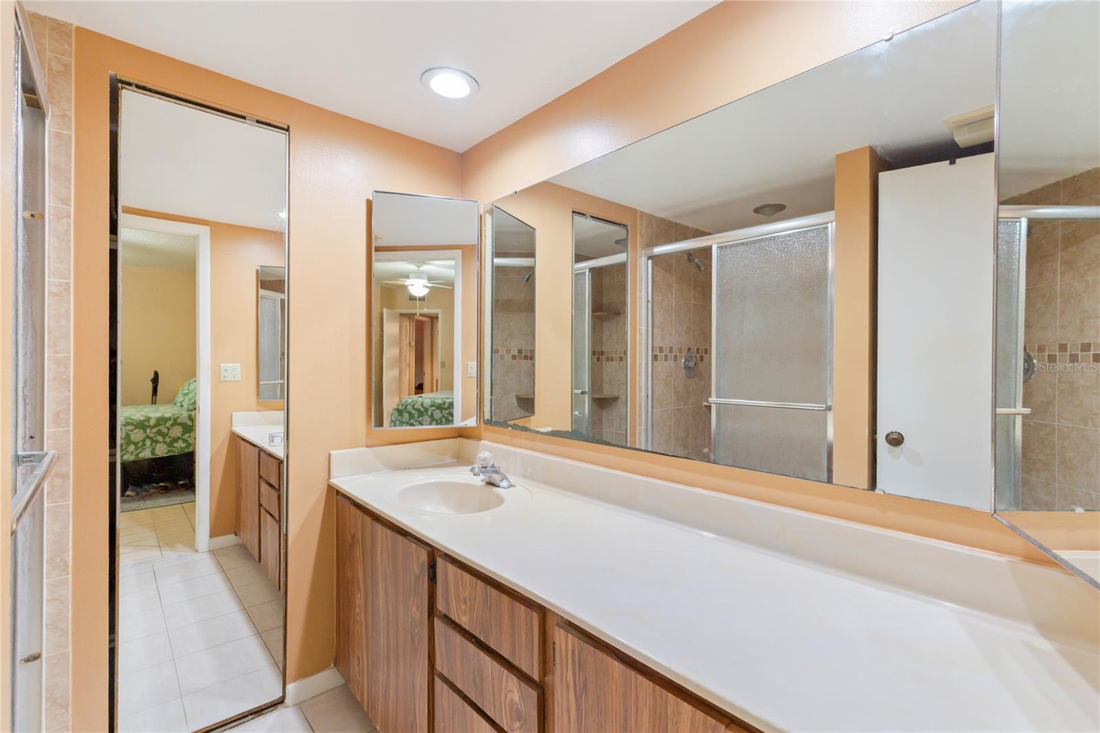 Image 18 of 42 For 2701 3rd Court