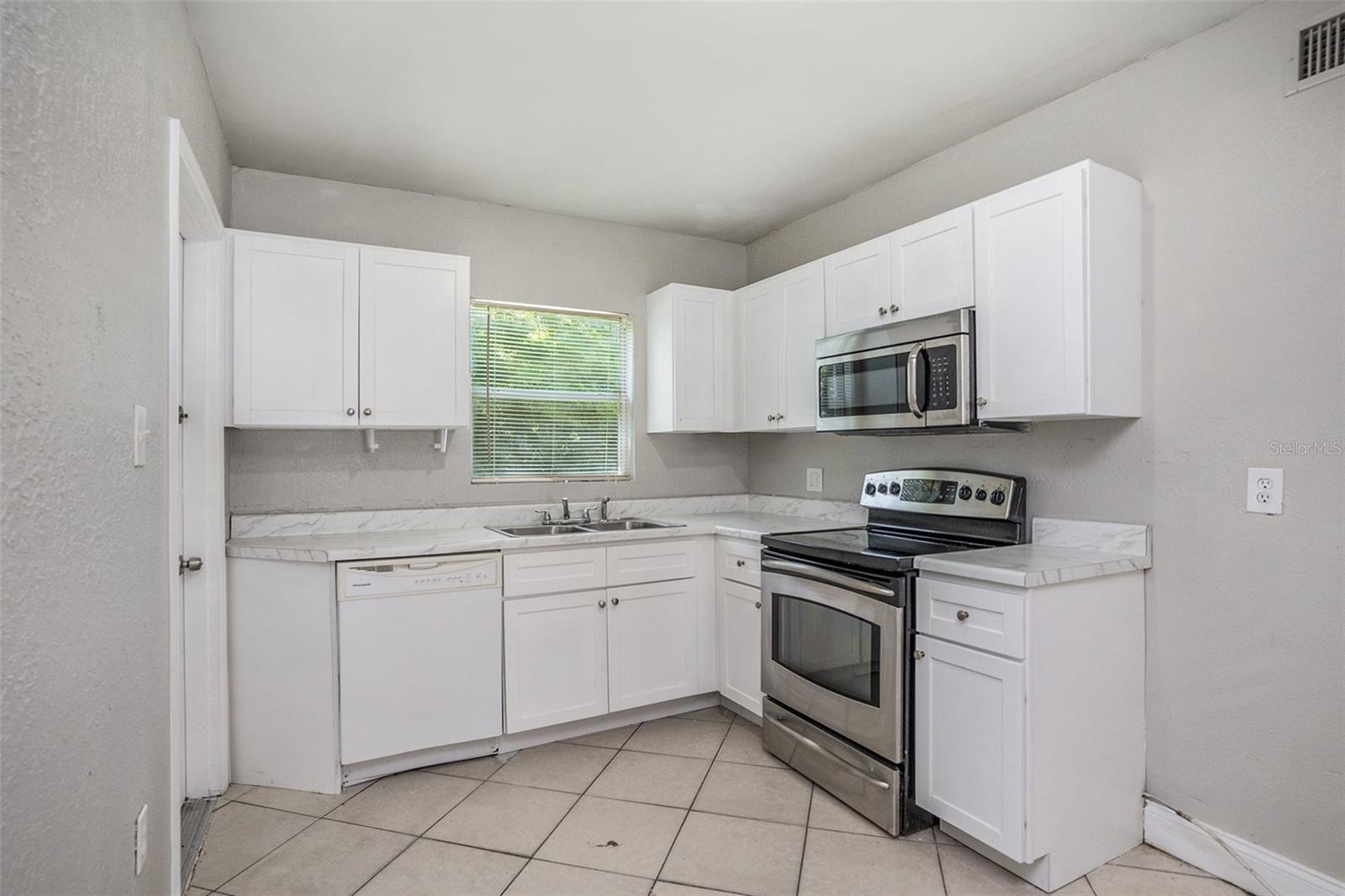 Image 7 of 15 For 3908 Walnut Street
