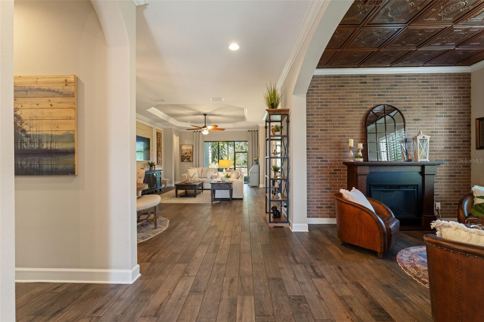 Listing photo id 11 for 11295 Juglans Drive