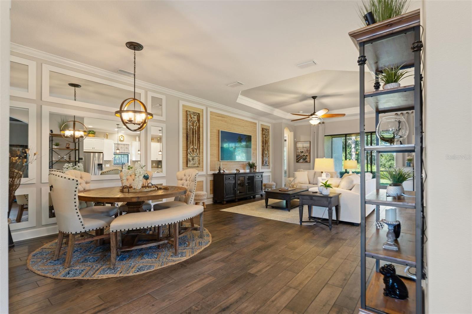 Listing photo id 14 for 11295 Juglans Drive