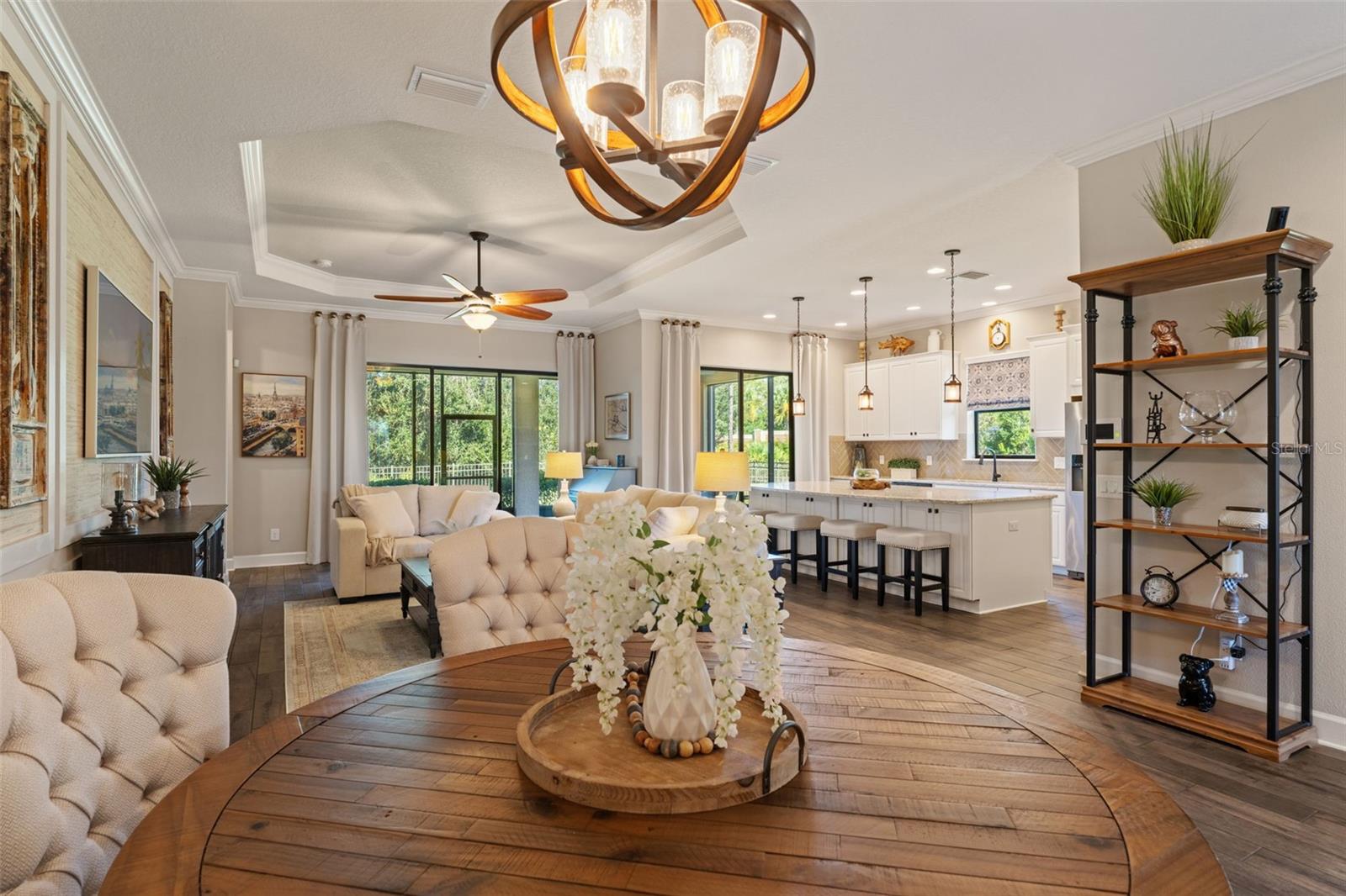 Listing photo id 16 for 11295 Juglans Drive