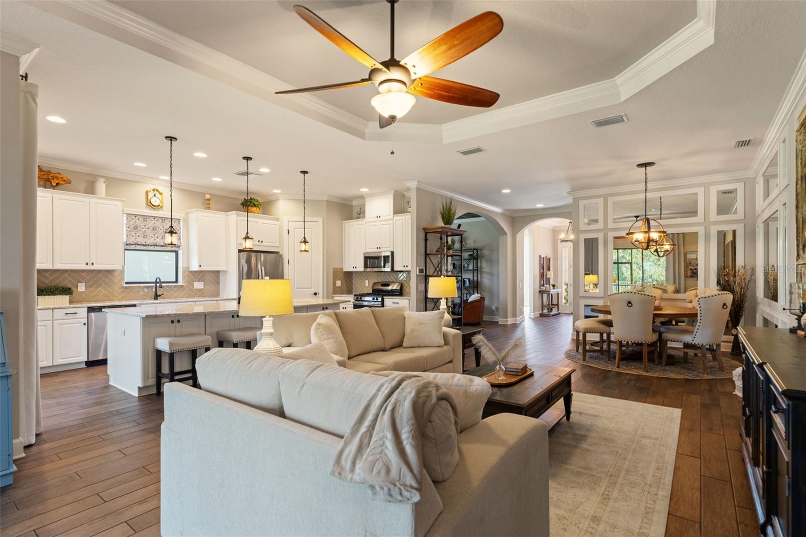 Listing photo id 23 for 11295 Juglans Drive