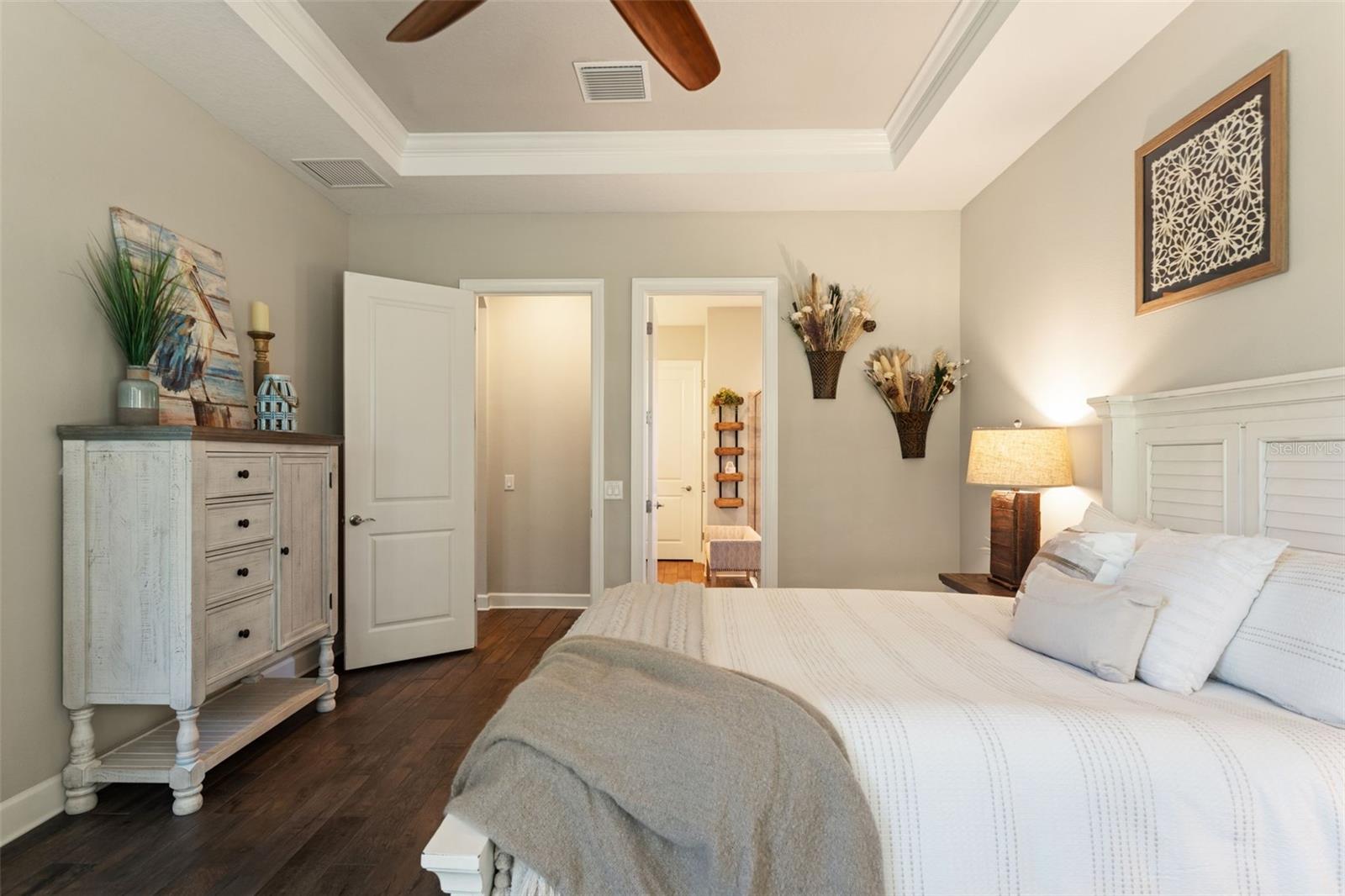 Listing photo id 32 for 11295 Juglans Drive