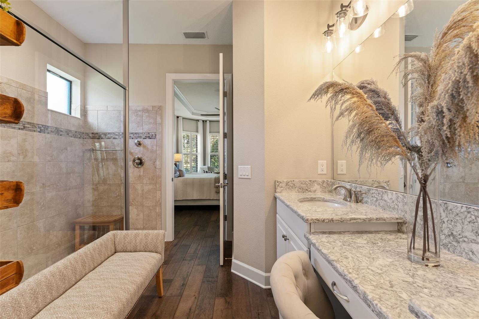 Listing photo id 38 for 11295 Juglans Drive