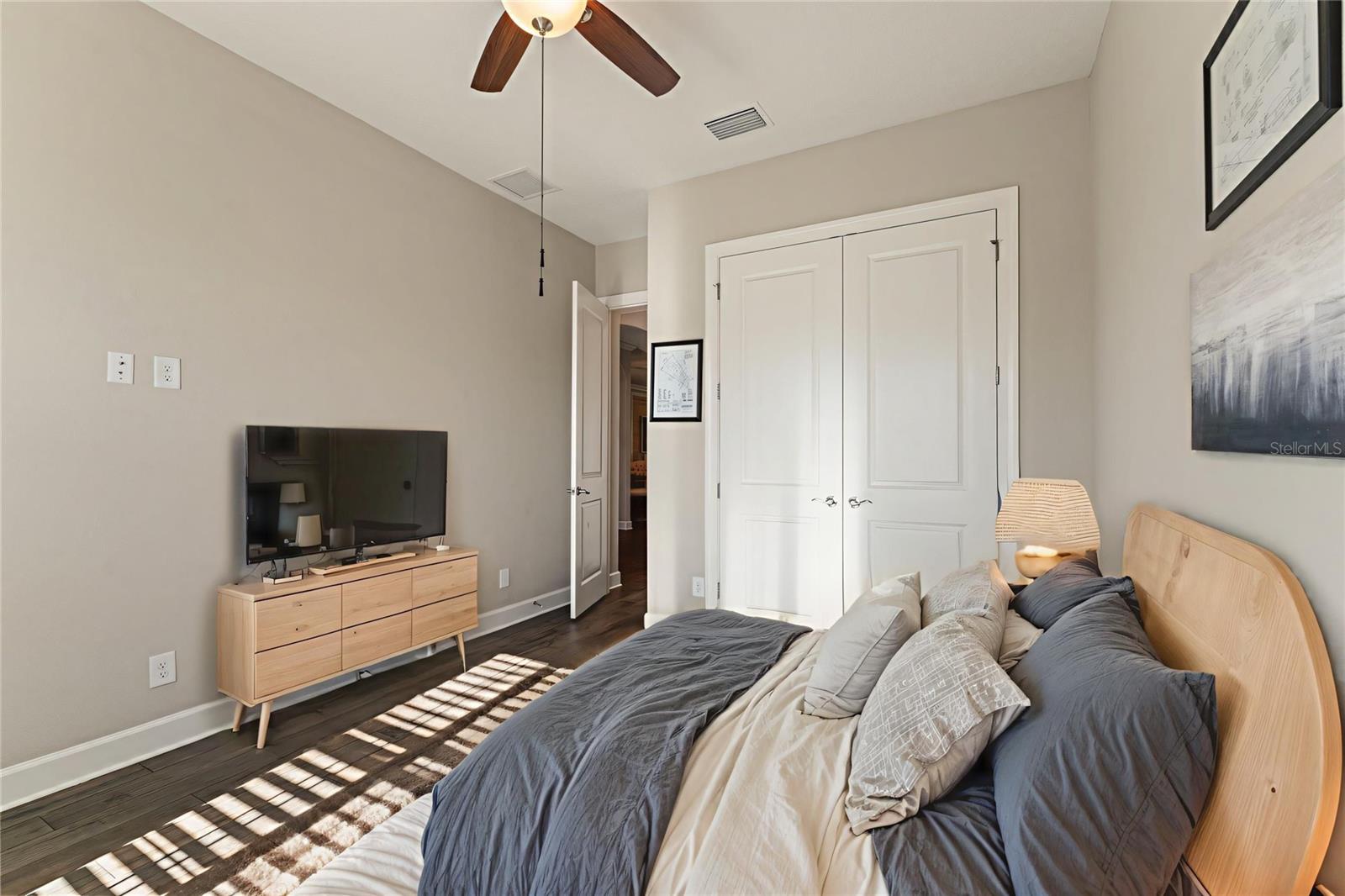 Listing photo id 42 for 11295 Juglans Drive