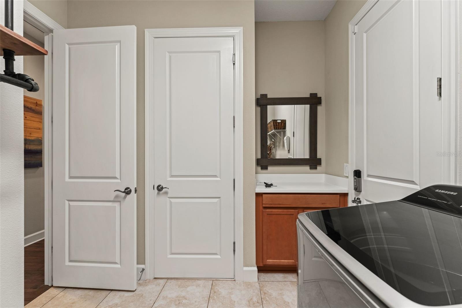 Listing photo id 46 for 11295 Juglans Drive