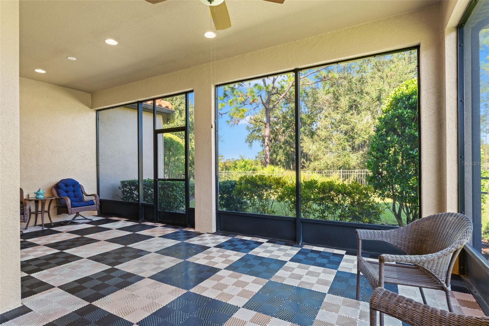 Listing photo id 52 for 11295 Juglans Drive