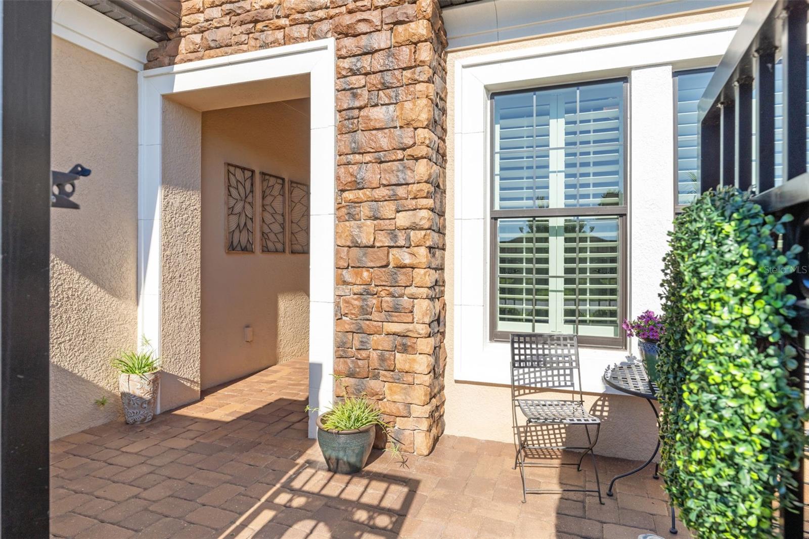 Listing photo id 4 for 11295 Juglans Drive