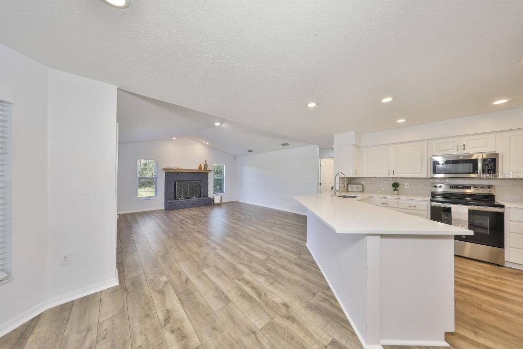 Image 15 of 44 For 1827 Kinsman Way