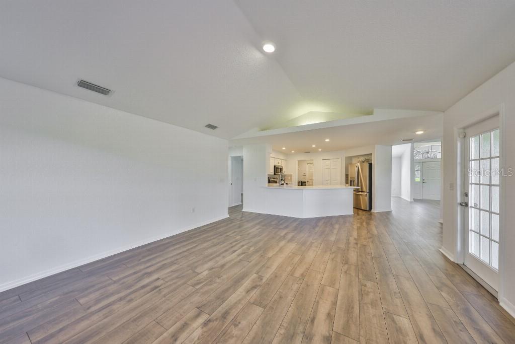 Image 19 of 44 For 1827 Kinsman Way