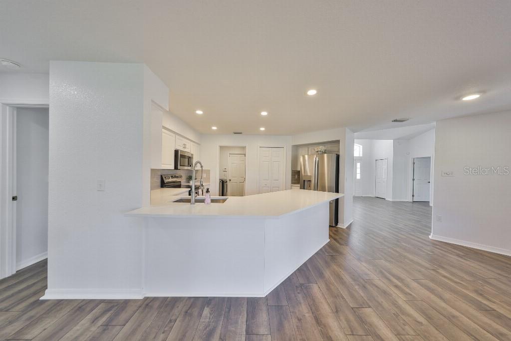 Image 20 of 44 For 1827 Kinsman Way
