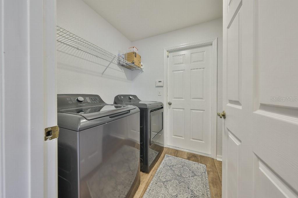Image 24 of 44 For 1827 Kinsman Way