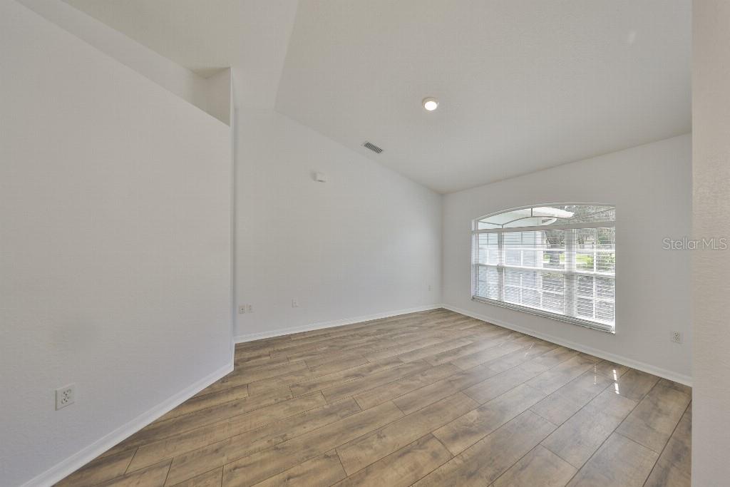 Image 8 of 44 For 1827 Kinsman Way
