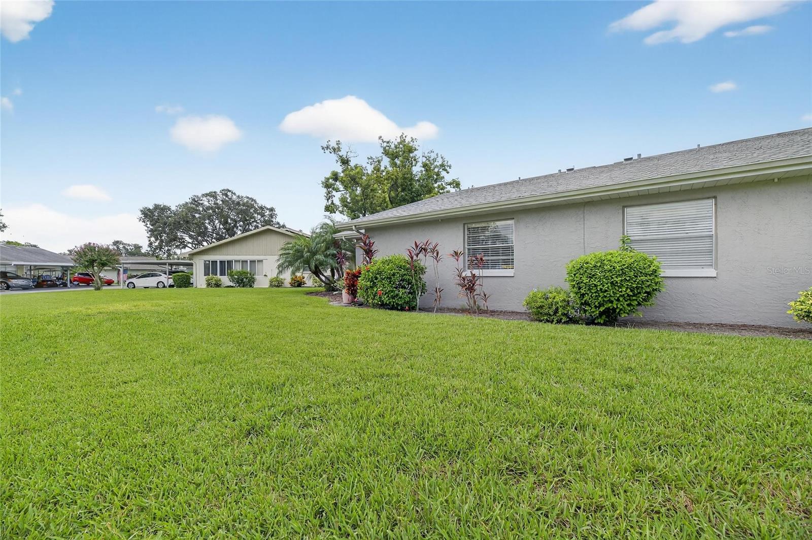 Image 32 of 35 For 408 Gloucester Boulevard 33