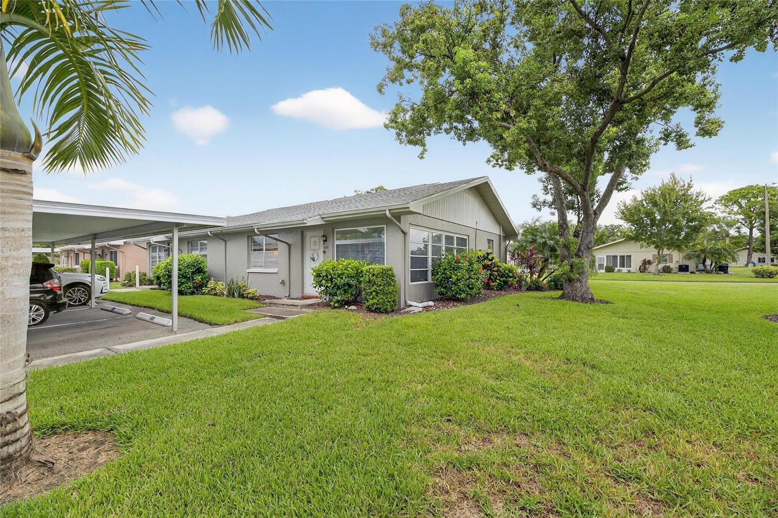 Image 34 of 35 For 408 Gloucester Boulevard 33