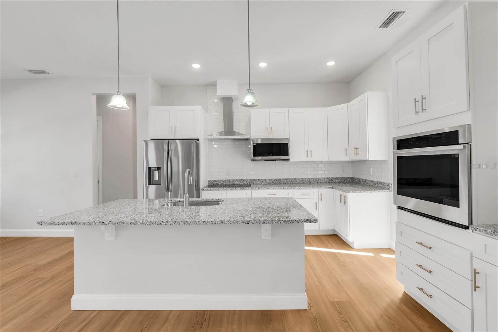 Image 11 of 55 For 39831 Greenbrier Street