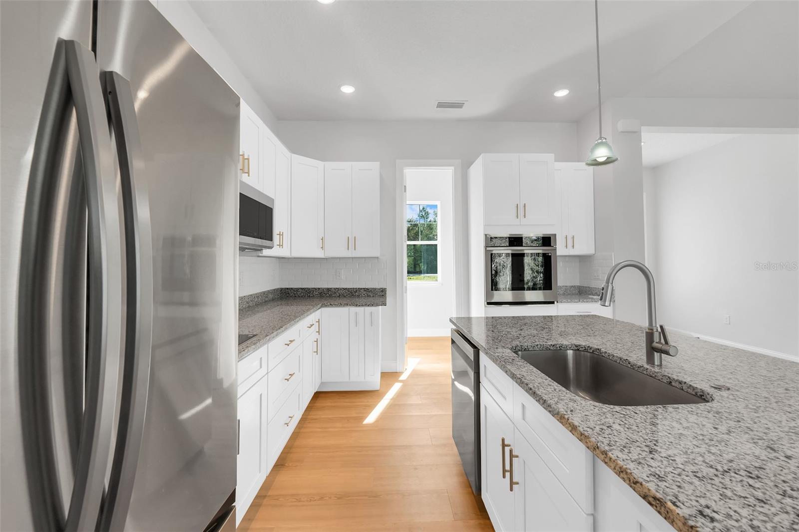 Image 13 of 55 For 39831 Greenbrier Street