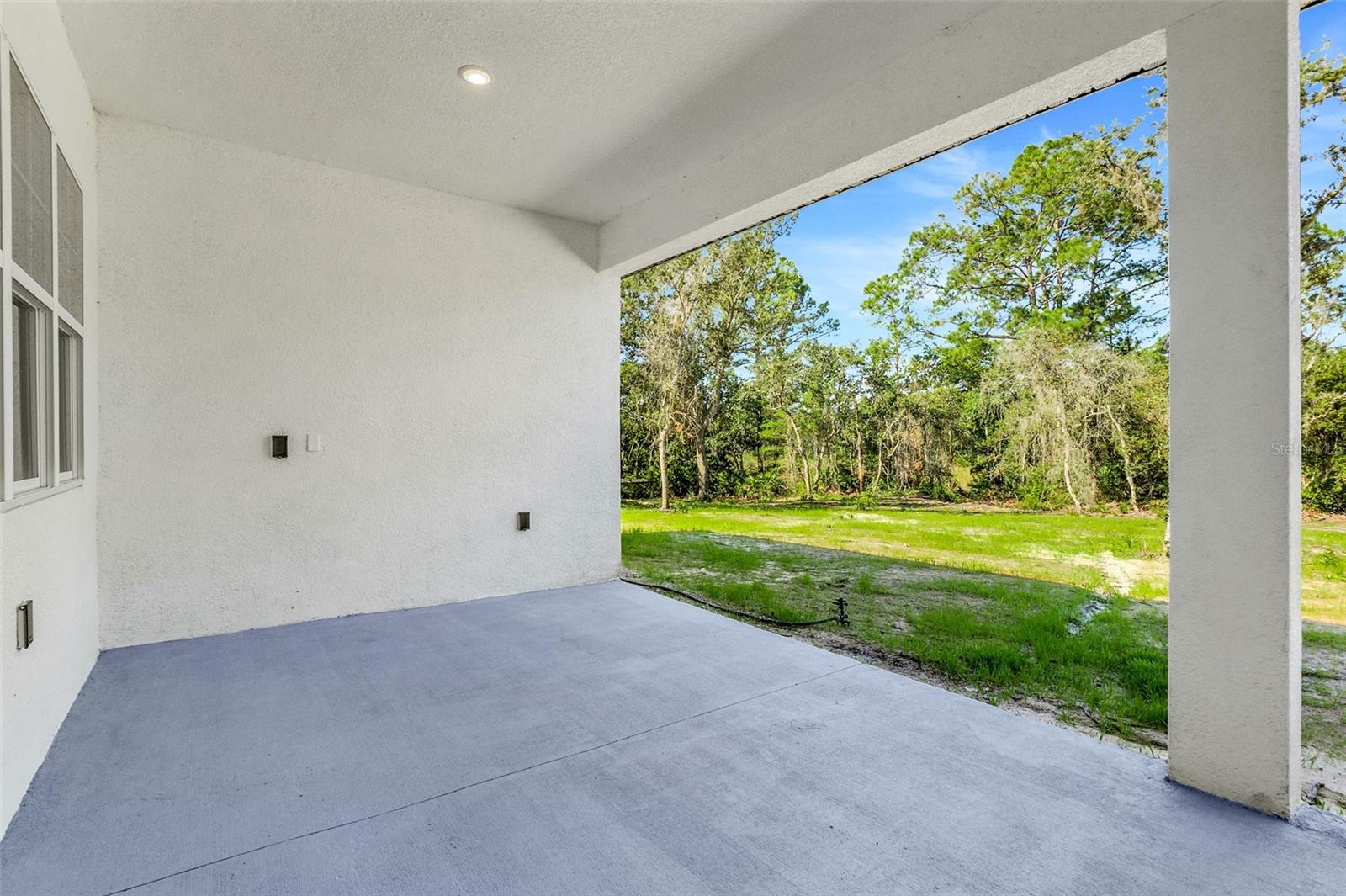 Image 16 of 55 For 39831 Greenbrier Street