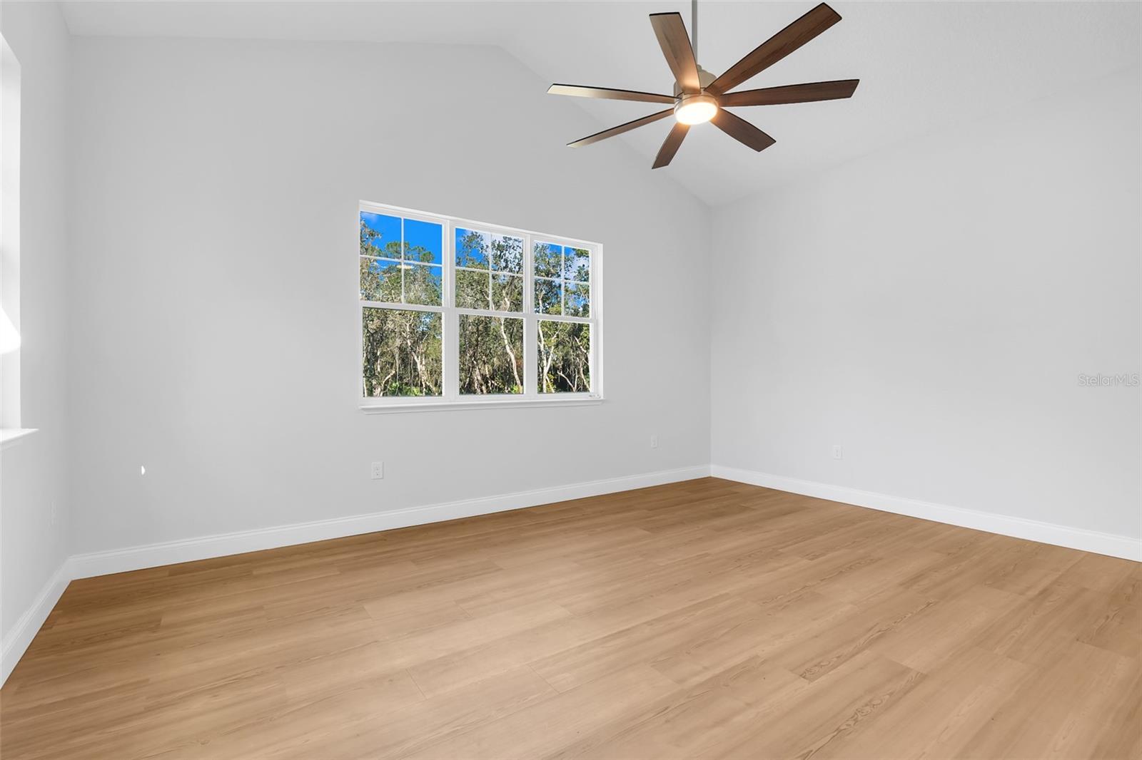 Image 17 of 55 For 39831 Greenbrier Street