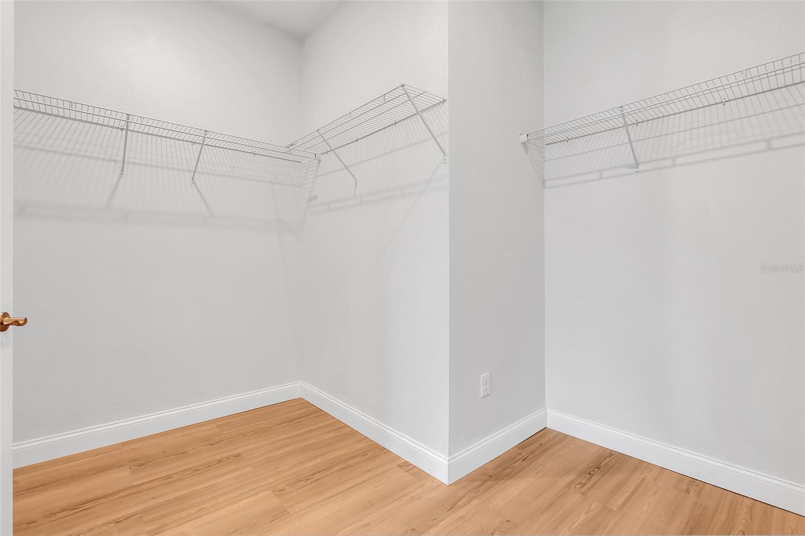Image 21 of 55 For 39831 Greenbrier Street