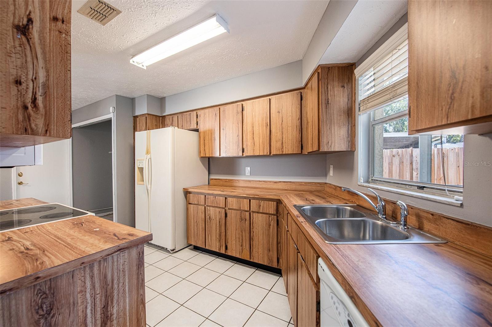Image 10 of 36 For 5614 Tern Court