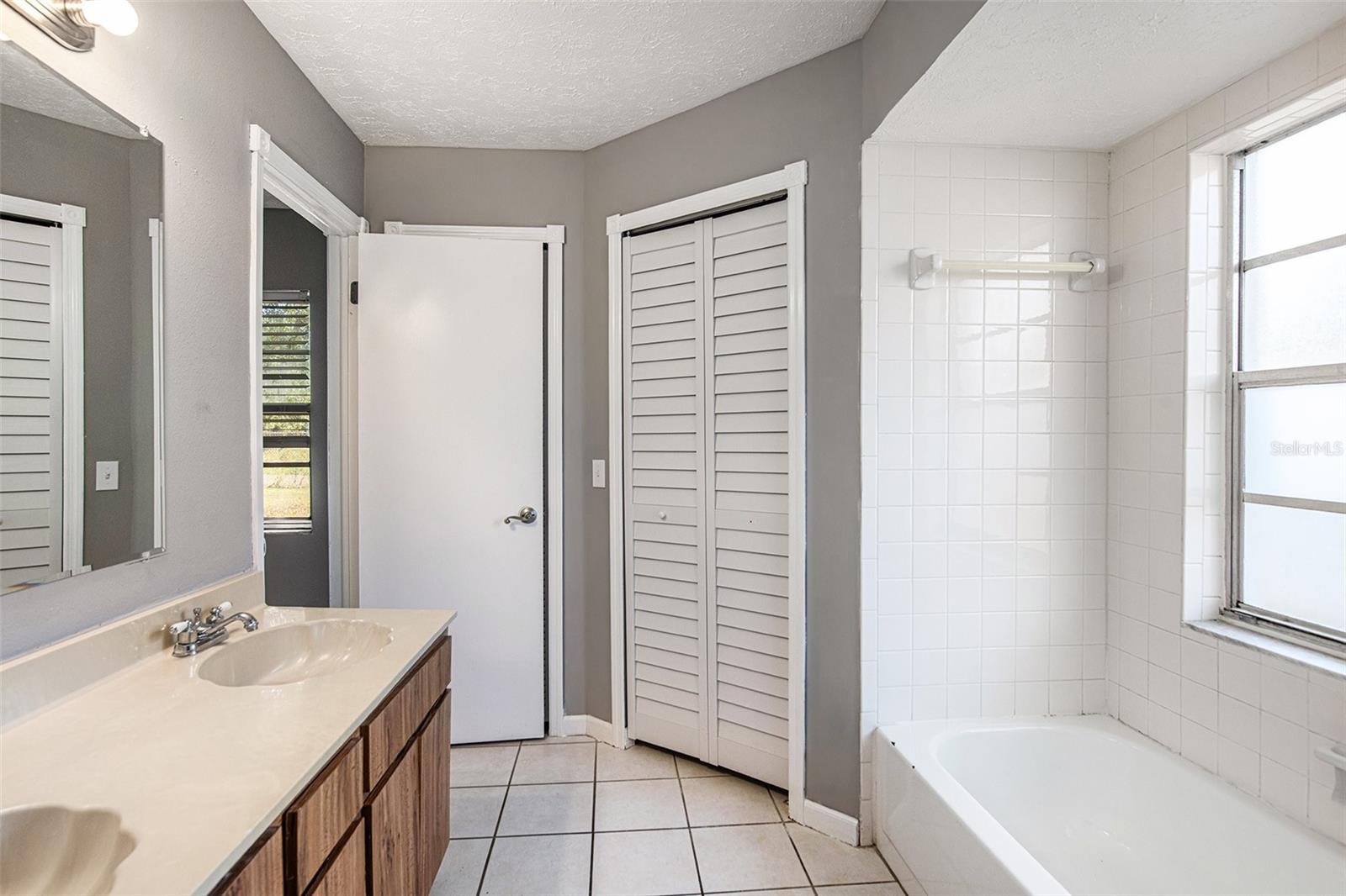 Image 18 of 36 For 5614 Tern Court
