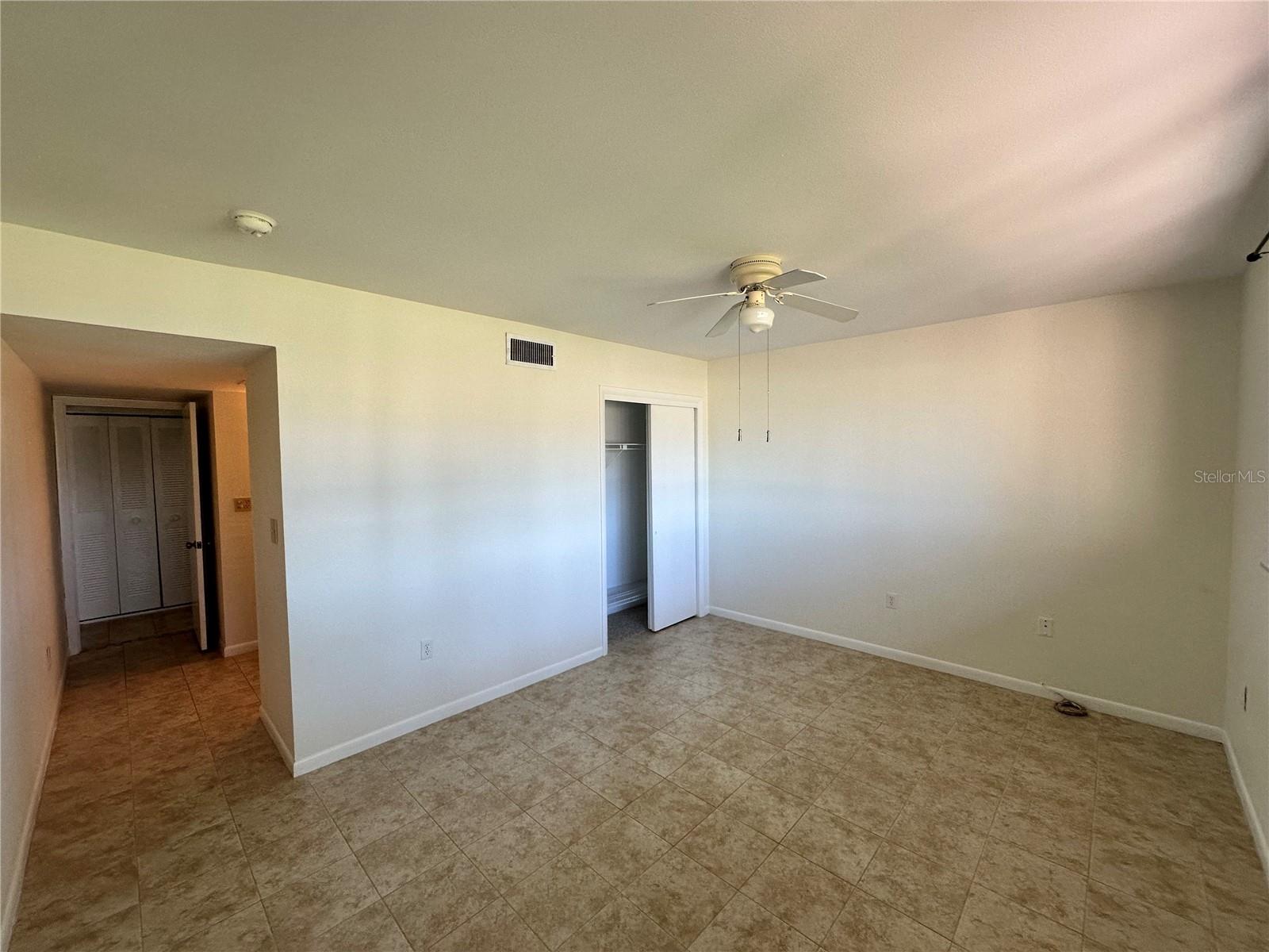 Image 10 of 39 For 860 Village Drive N 201