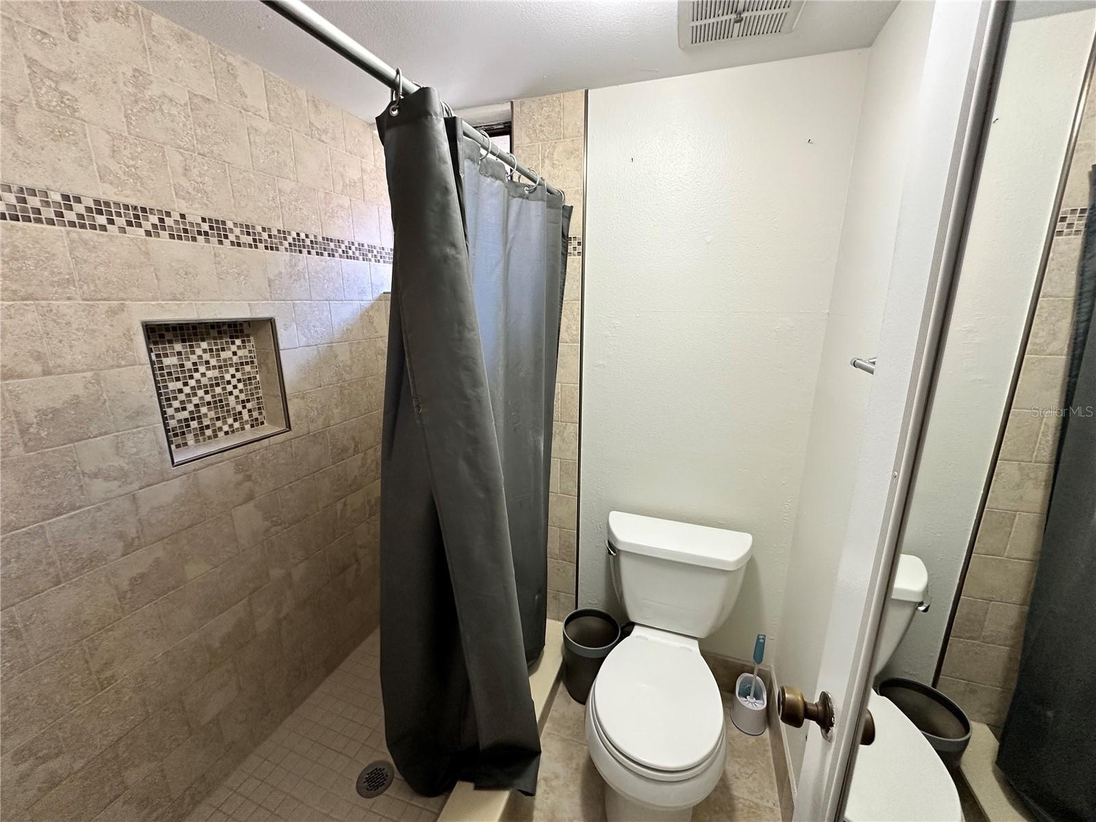 Image 13 of 39 For 860 Village Drive N 201