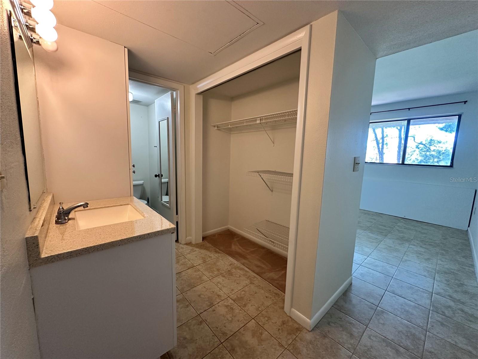 Image 14 of 39 For 860 Village Drive N 201