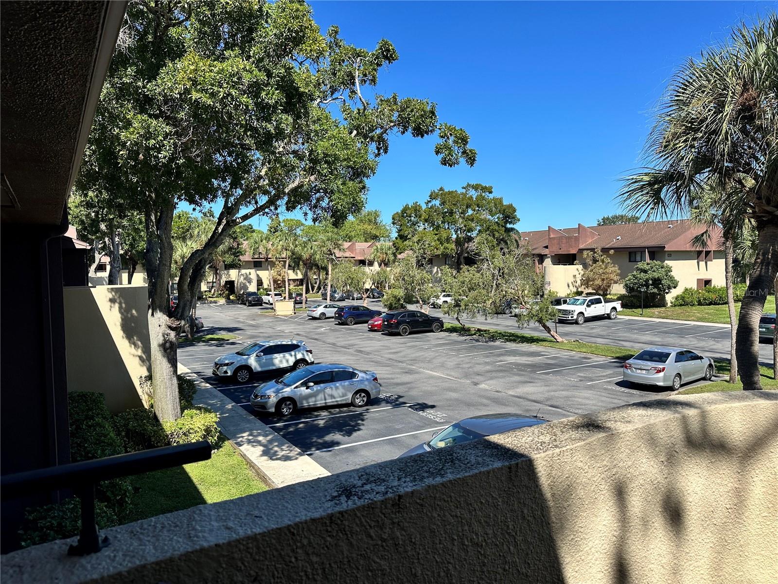 Image 29 of 39 For 860 Village Drive N 201