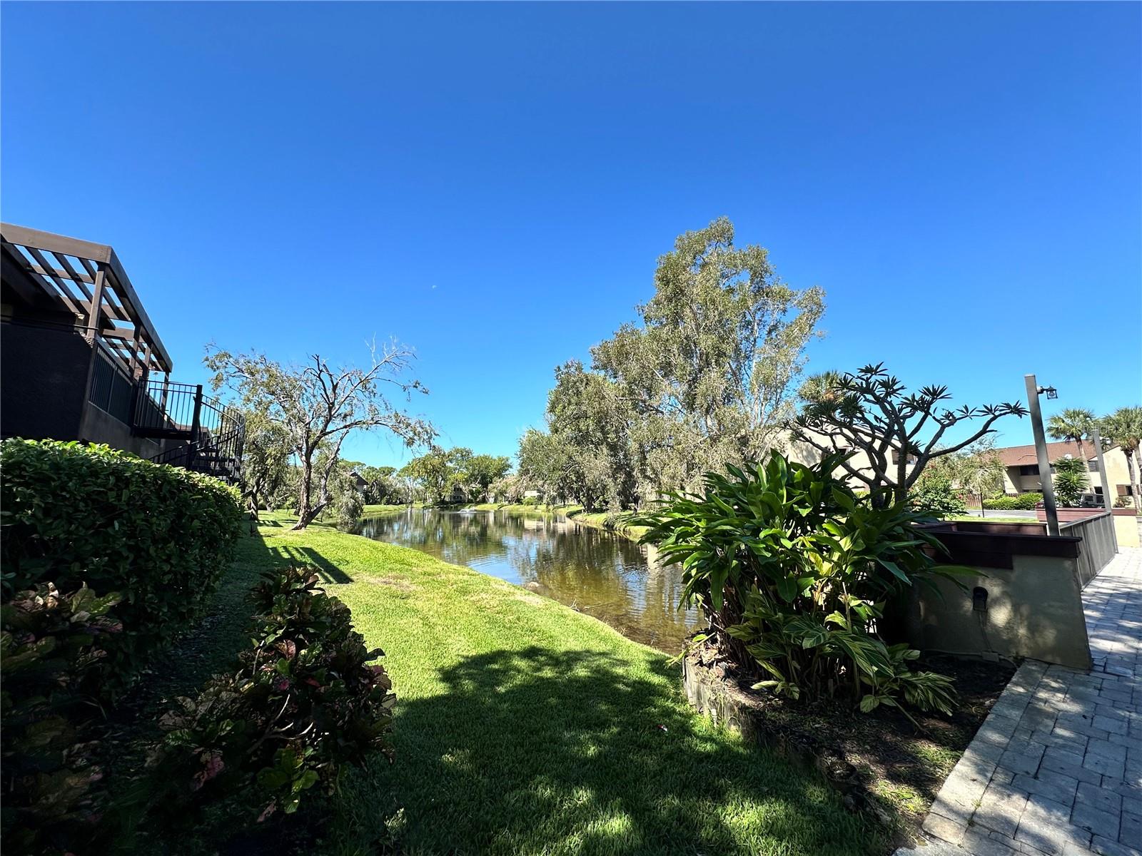 Image 31 of 39 For 860 Village Drive N 201