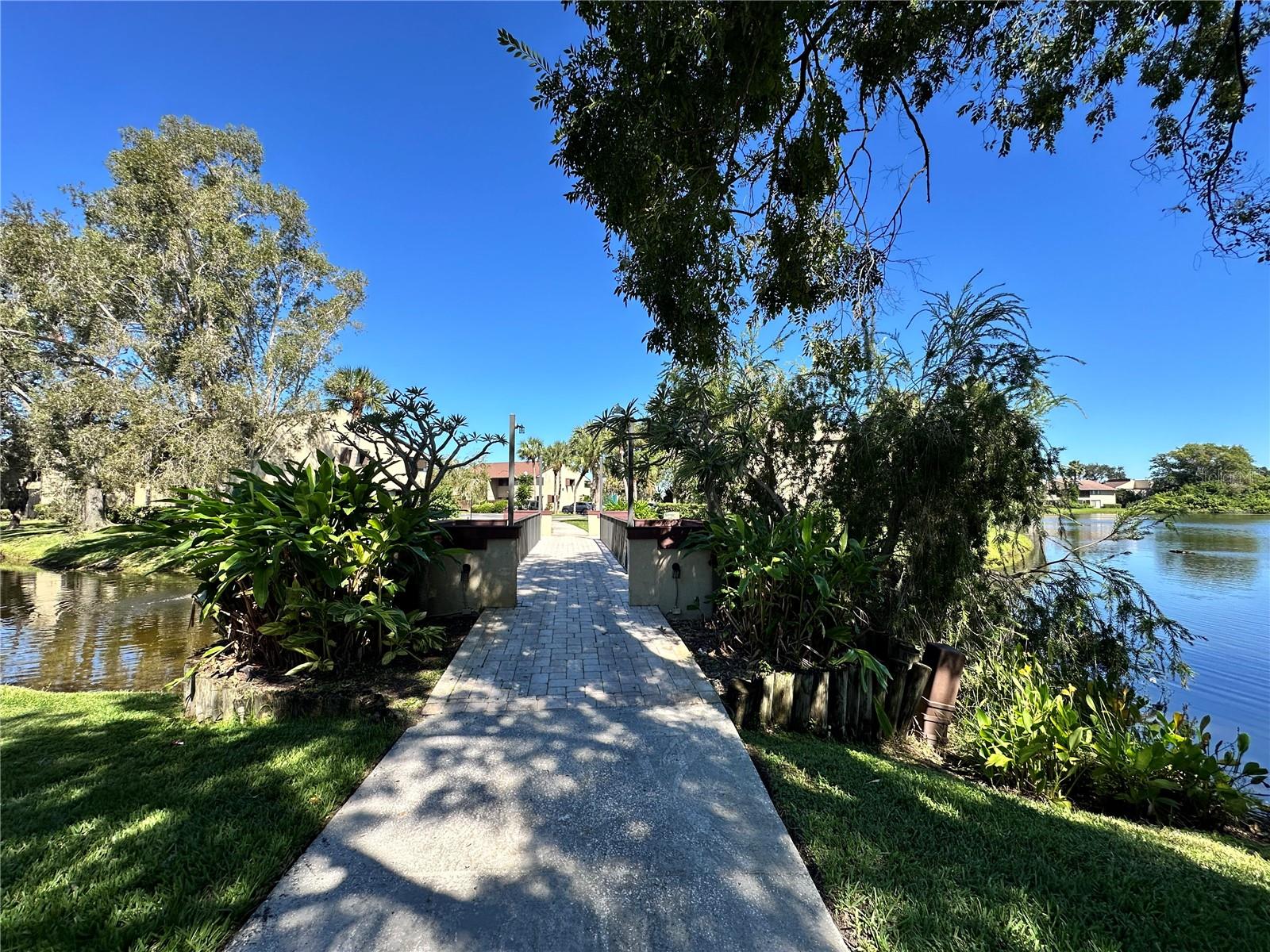 Image 32 of 39 For 860 Village Drive N 201