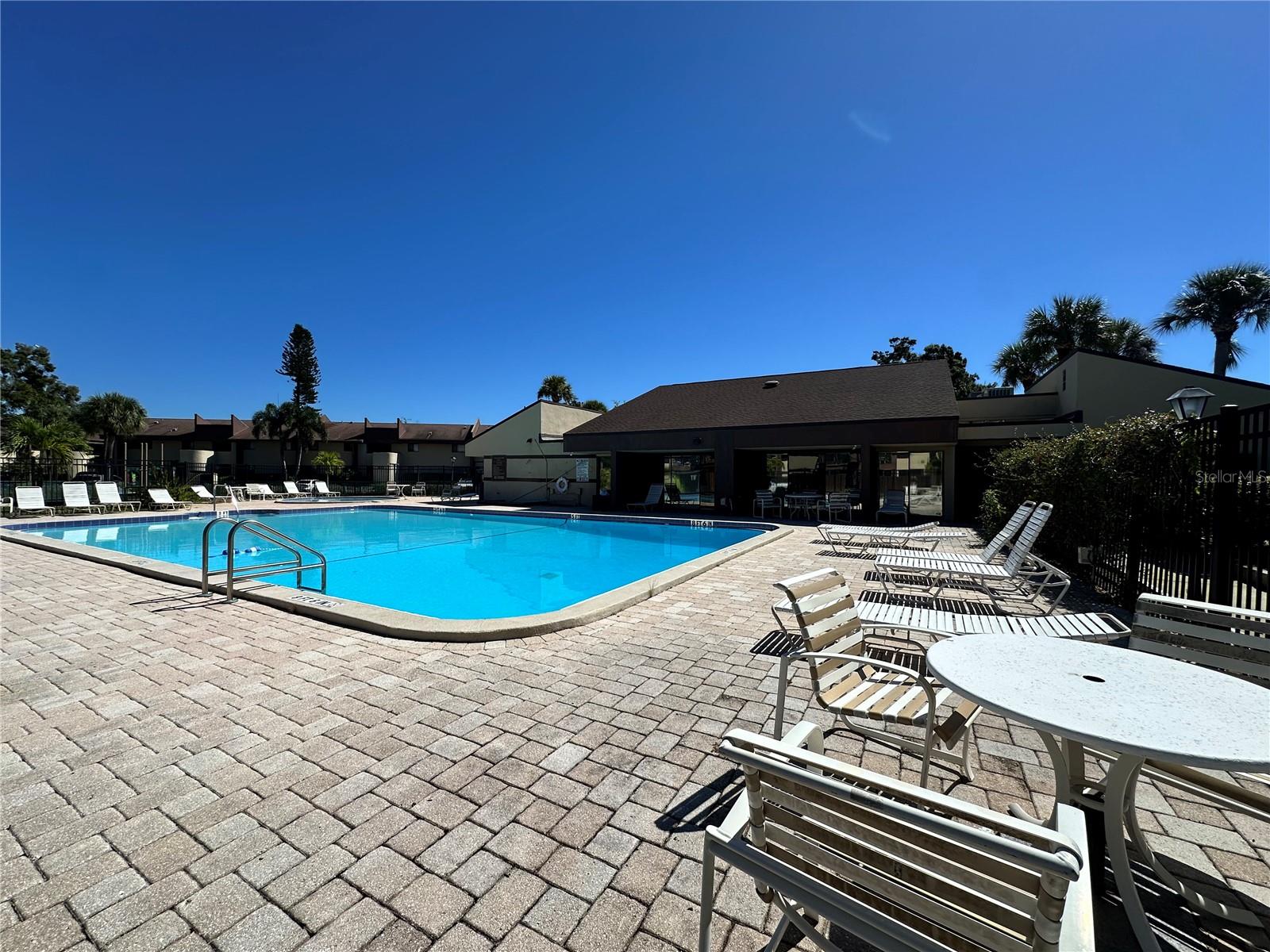 Image 34 of 39 For 860 Village Drive N 201