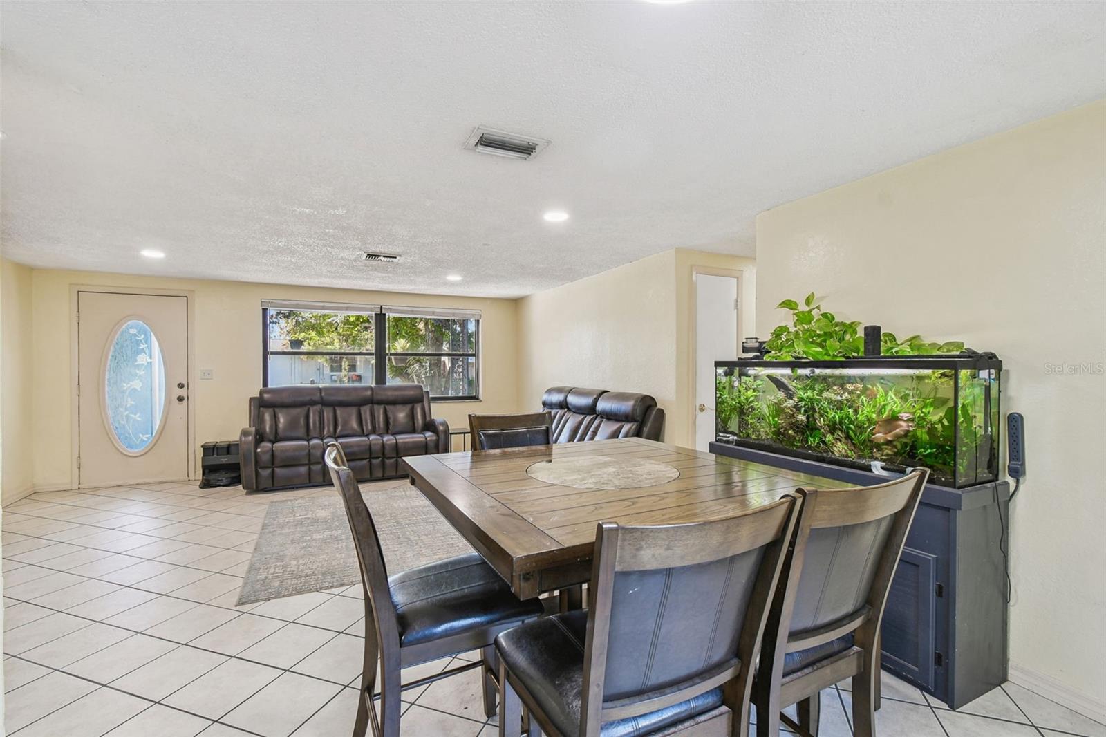 Listing photo id 15 for 12714 Mulberry Lane