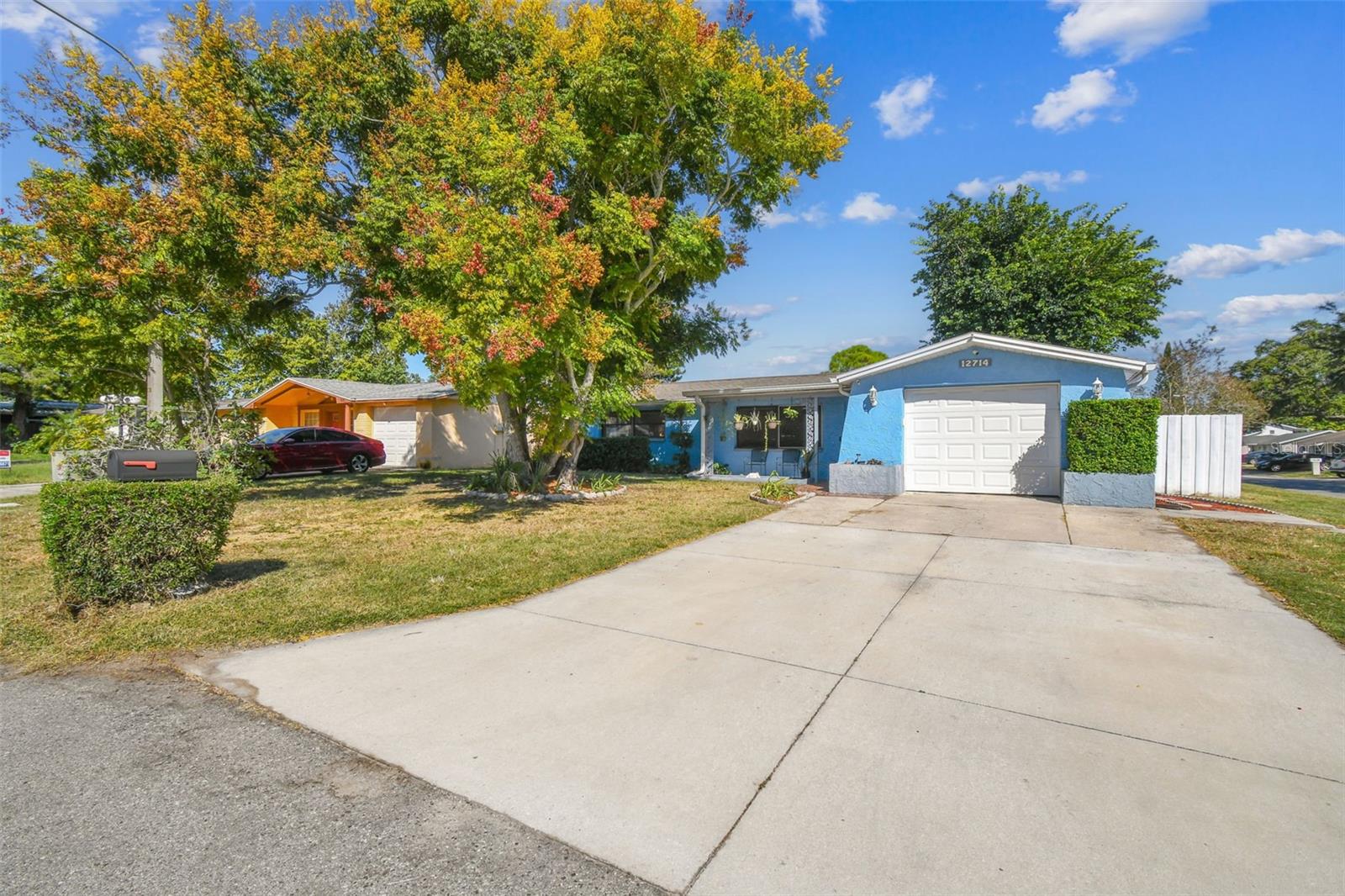 Listing photo id 0 for 12714 Mulberry Lane